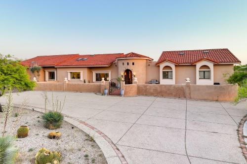 Houghton House | Pet-Friendly Tucson Vacation Rental w/Huge Yard!