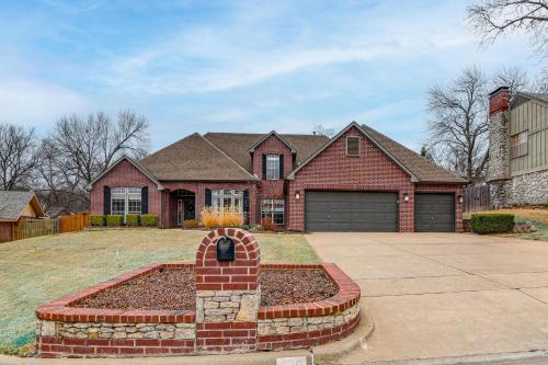 South Tulsa House | Pet-Friendly Tulsa Escape w/Private Hot Tub!