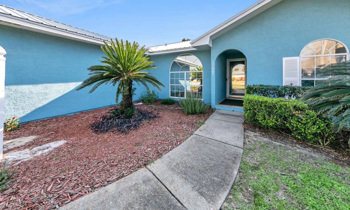 El Centro Beach House | ☀️Pet Friendly-Walk2Beach-Manatee Summer House☀️
