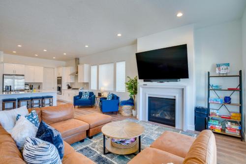 Heber House | Pet-Friendly Utah Abode - Fireplace, Patio & Grill