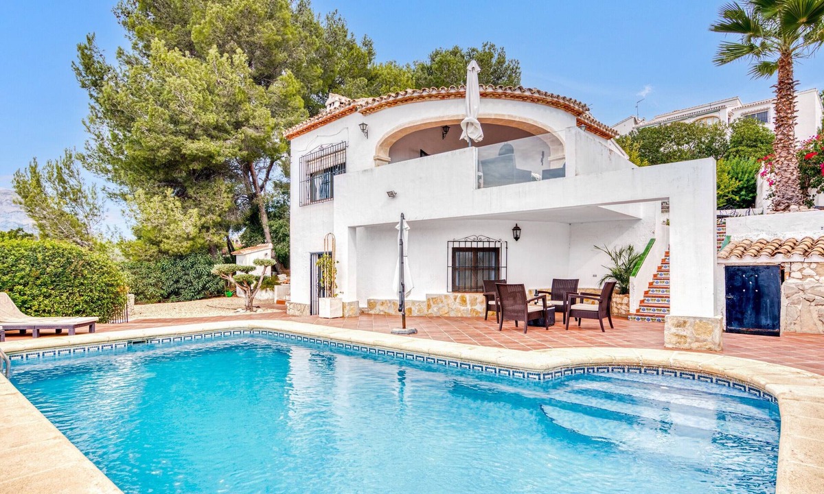 Javea Villa | Pet-friendly 'Villa up to 8 sleeps 4 bedrms 2' with Pool, Garden, Terrace, Balcony, A/C & Wi-Fi