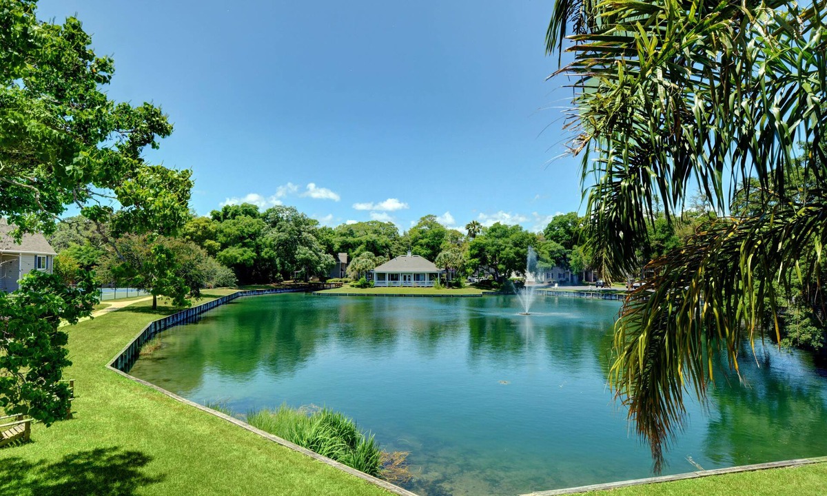 Demere Park Condo | Pet Friendly Walk to Pier Village & Beach Heated Pool Sleeps 6