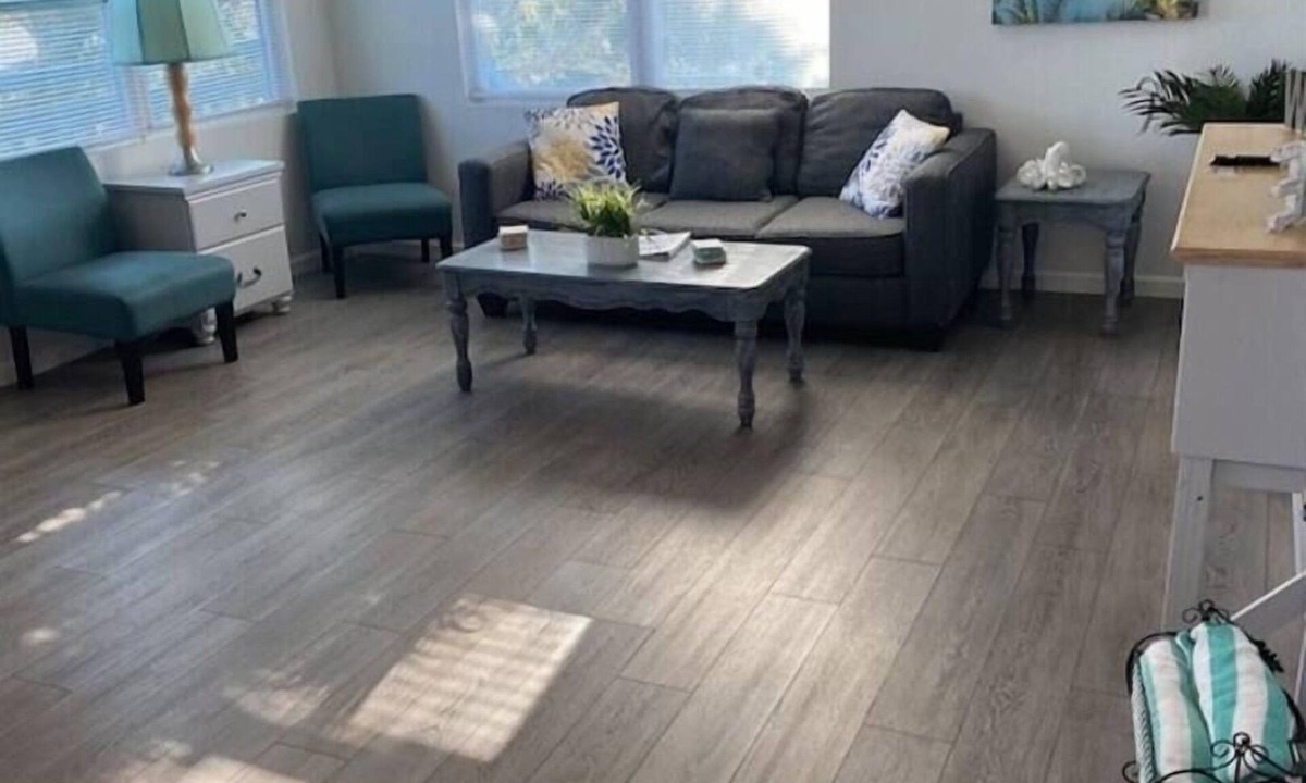 Smith's Memento Apartment | * Pet Friendly* Walk to Beach & Ocean Center