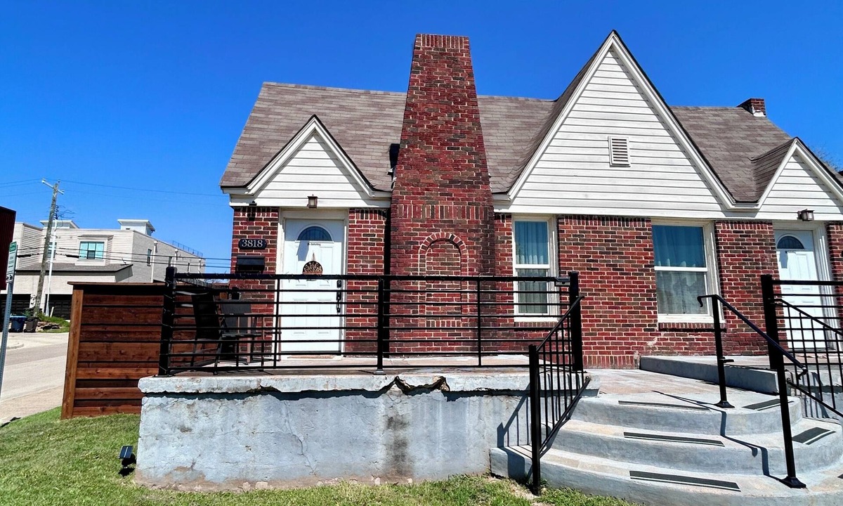 Fort Worth Cultural District Cottage | Pet-Friendly Washburn Home with Private Yard