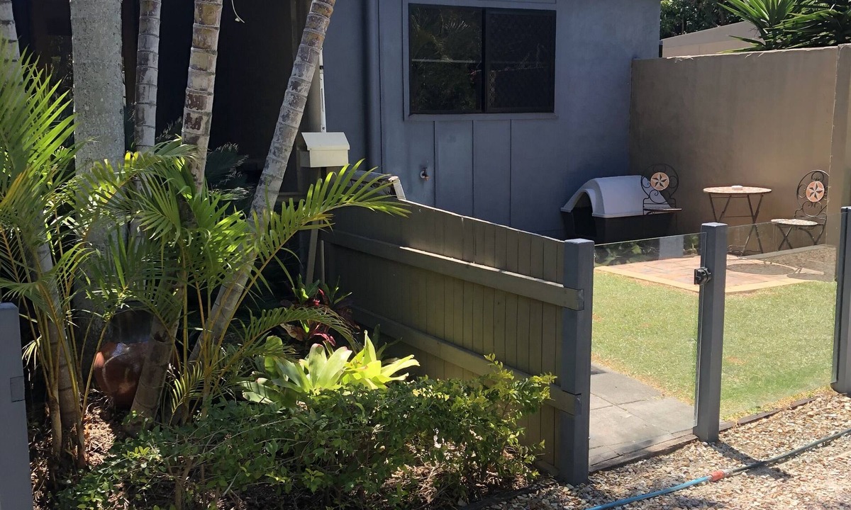 Labrador Apartment | pet friendly water front 1 x bed apartment