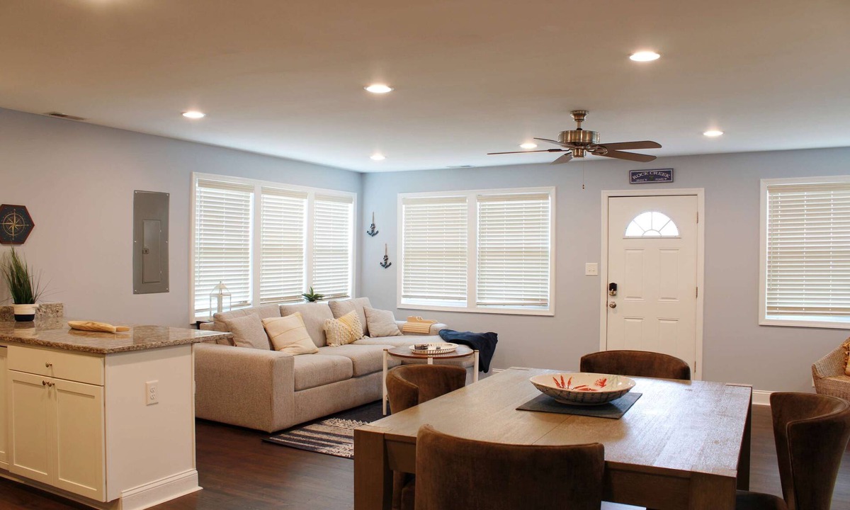 Pasadena Cottage | Pet Friendly Water View Cottage