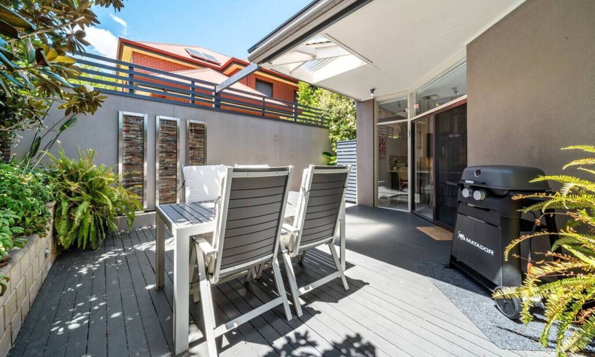 North Adelaide House | Petal and Bloom—Tranquil Haven in Adelaide CBD