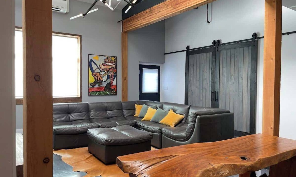 Petaluma Apartment | Petaluma Warehouse Loft Collection Unit E