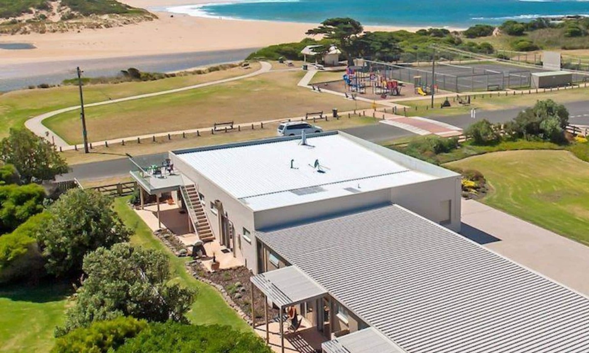 Peterborough Hotel | Peterborough House & Motel