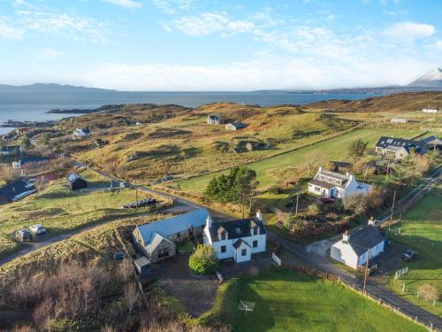 Tarskavaig House | Peters