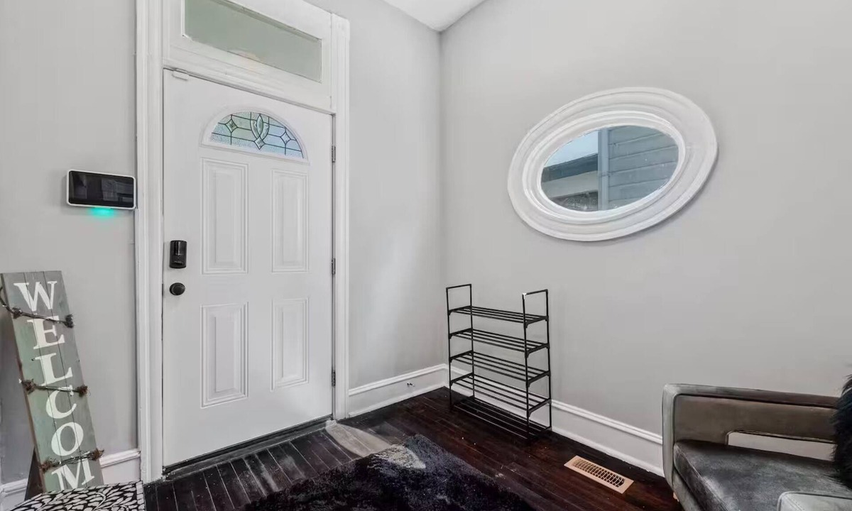 Petersburg House | Petersburg Vacation Gem 3BR - Private Backyard