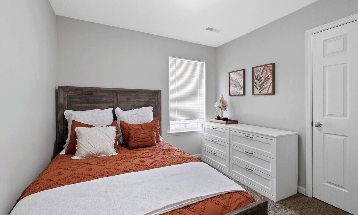 Chattanooga Hotel | PetFriendly 2b2ba workforce housing near hospitals