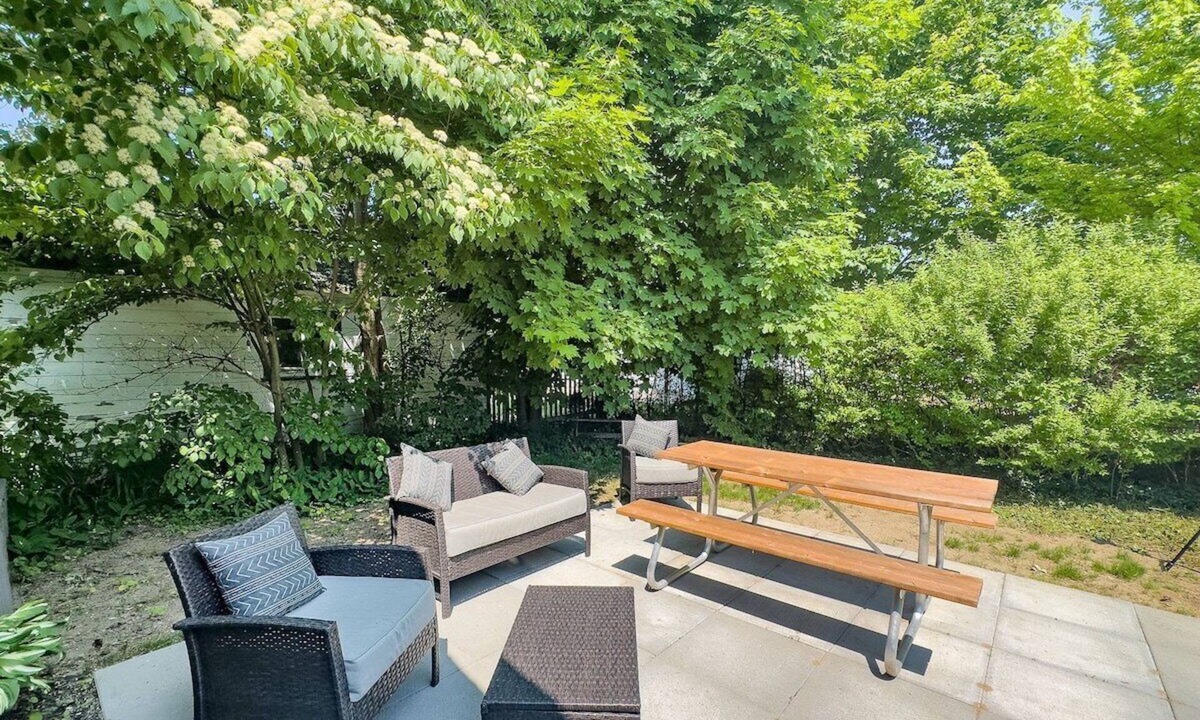 Goderich Cottage | PetFriendly+King Bed+Netflix+GameRoom