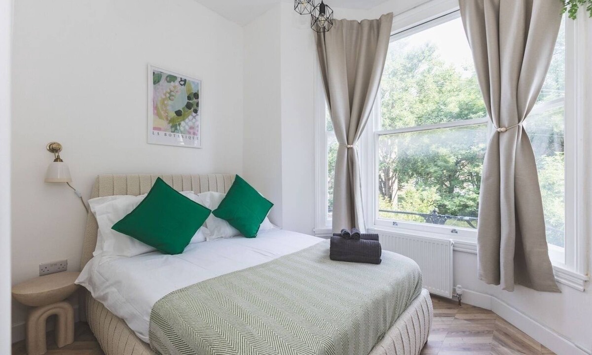Highbury Apartment | Petit 1 bed flat - GREAT location