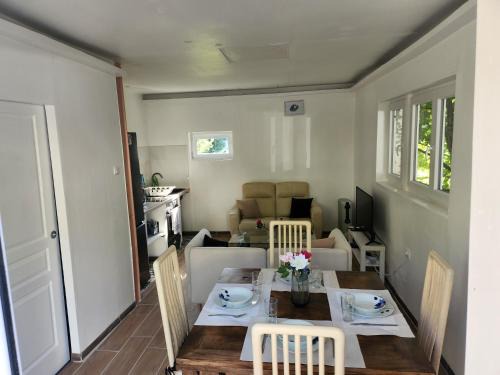 Saint-Pierre-les-Nemours Apartment | Petit appartement de charme