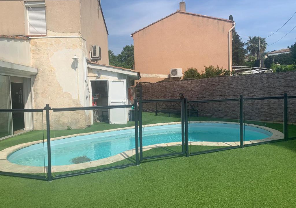 Les Caillols House | Petit appartement chez l’hôte avec piscine