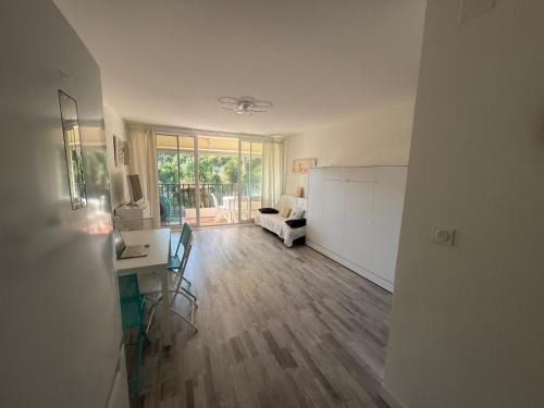 Les Sablettes Apartment | petit bijou