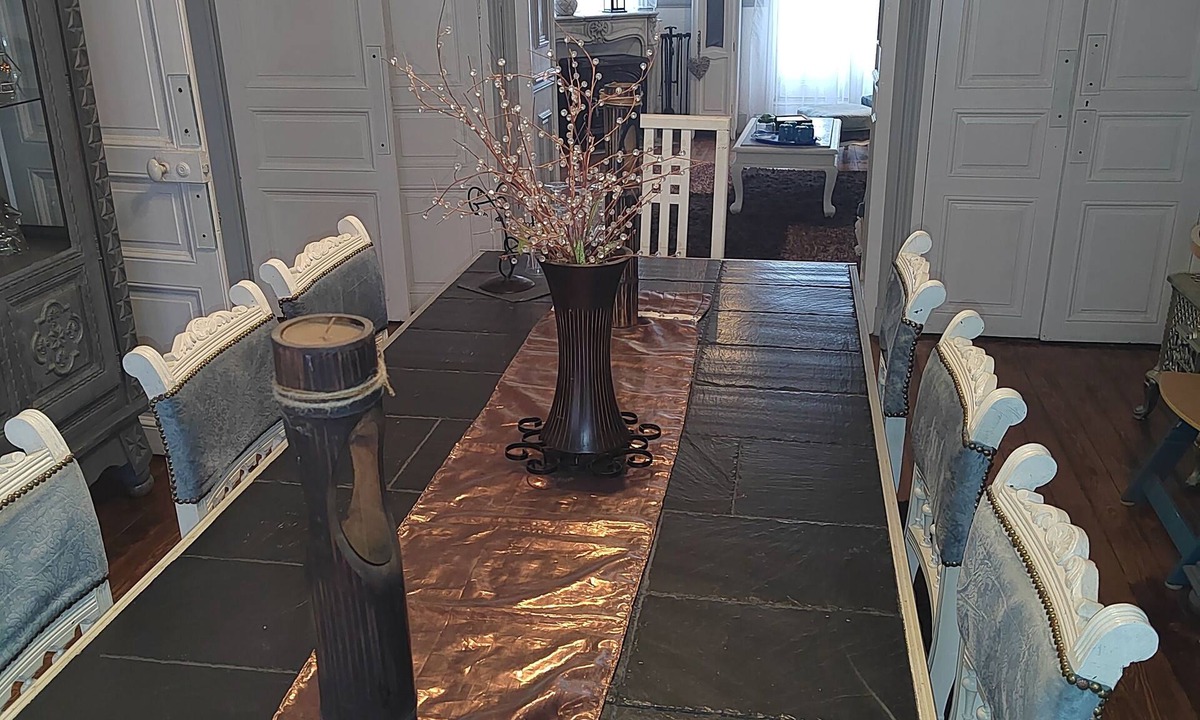 Vervins House | Petit château