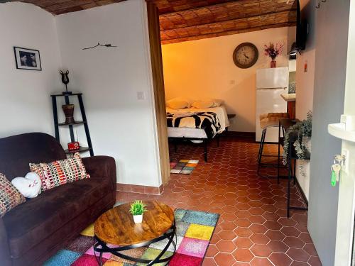 La Celle-sous-Gouzon Apartment | Petit Cocon Cosy au cœur du village d'Allauch