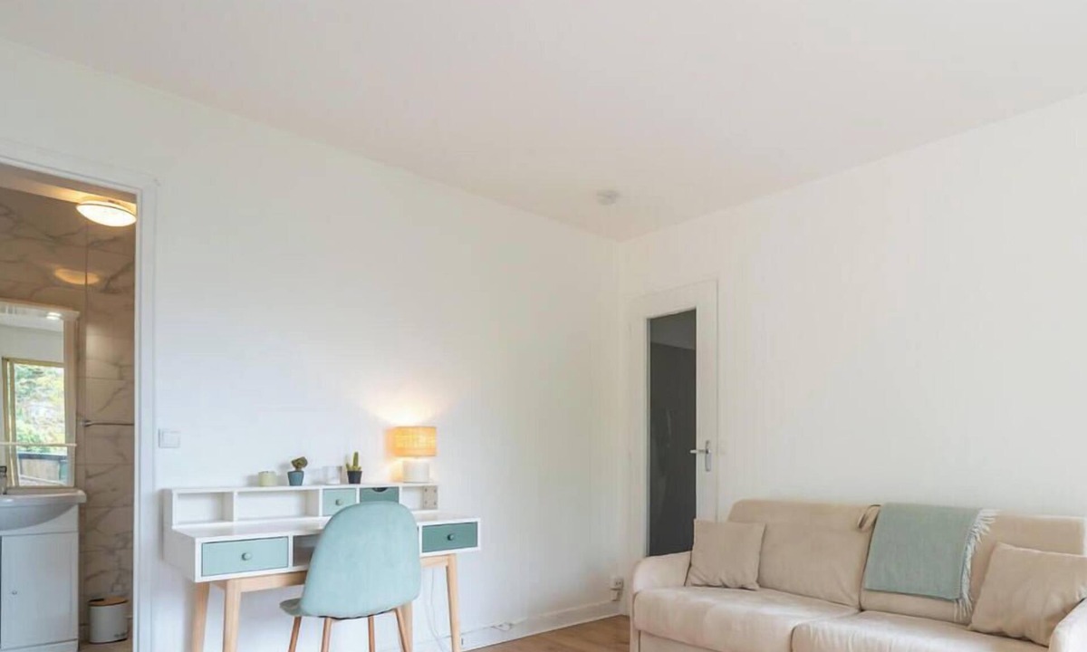 Fontenay-aux-Roses Apartment | Petit Fontenay - Parking - Wifi - RER B