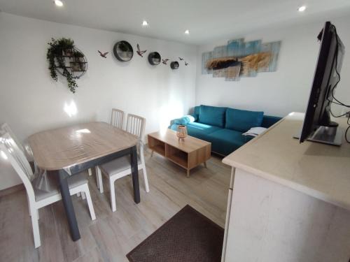 Huille House | Petit gîte bleu