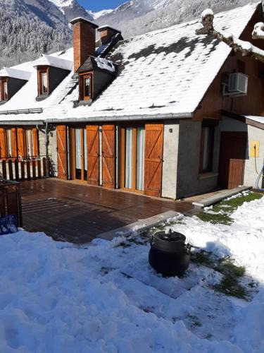 Cier-de-Luchon Apartment | petit gîte de montagne avec jardin et terrasse