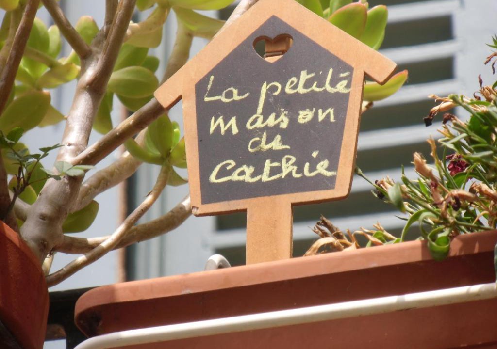 Roquemaure Bed & Breakfast | Petit Grenier Douillet De Cathie