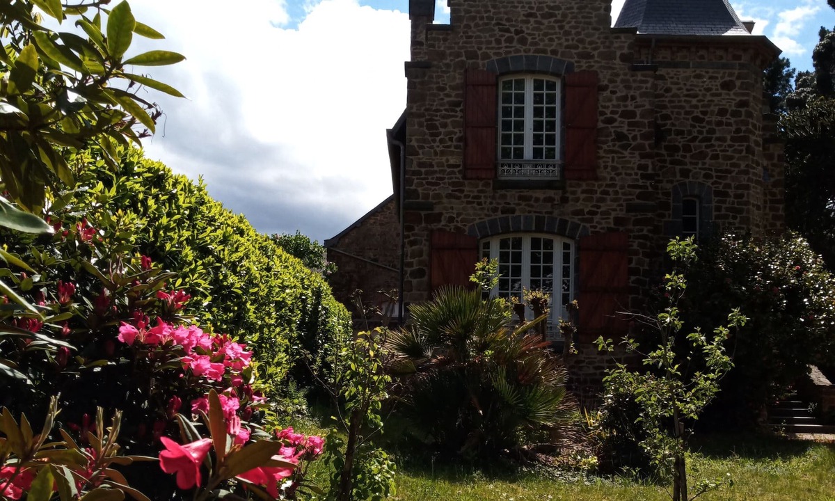 Hede House | Petit Manoir Breton, direction Saint Malo and beaches, 3-star furnished accommodation