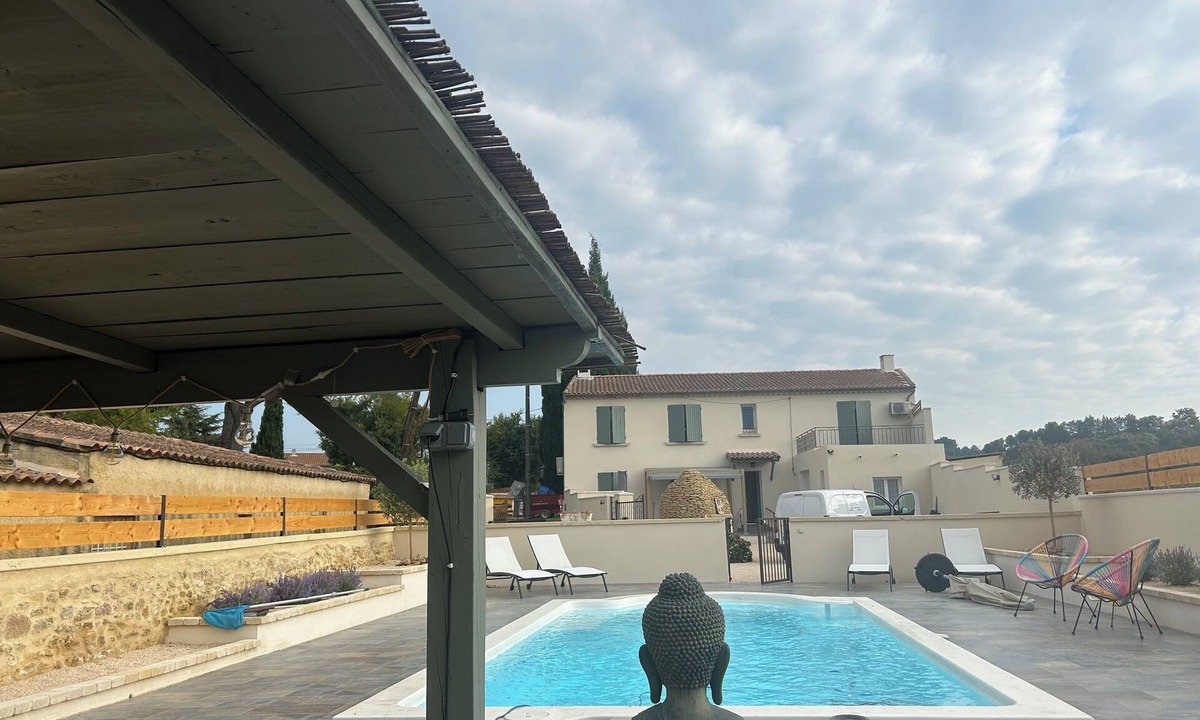Chateauneuf-du-Pape Other | Petit Mas at Arlett next to vineyards