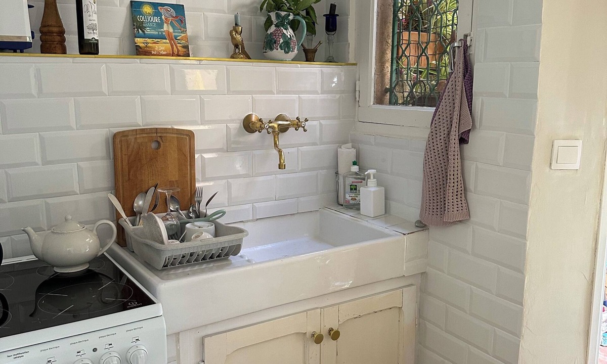 Collioure Apartment | Petit & rustic - 2 minutes to the sea for morning swim
