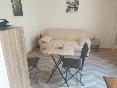 Cambrai Apartment | Petit Studio Centre Cambrai
