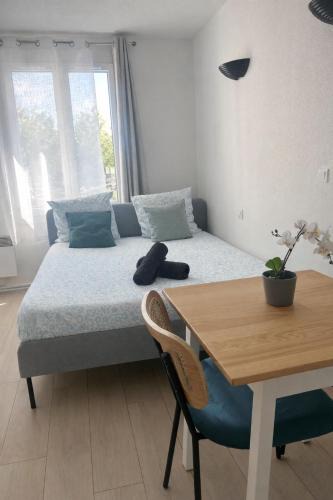Bussy-Saint-Georges Apartment | Petit Studio Cosy Proche Disneyland Paris