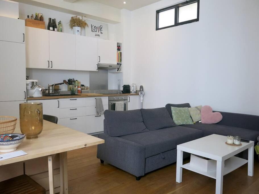 Porte-Saint-Martin Apartment | Petit Vinaigriers République CityCosy