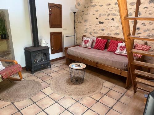 Valcabere Ski Chalet | Petite grange cosy avec poêle à bois et jardin clôturé