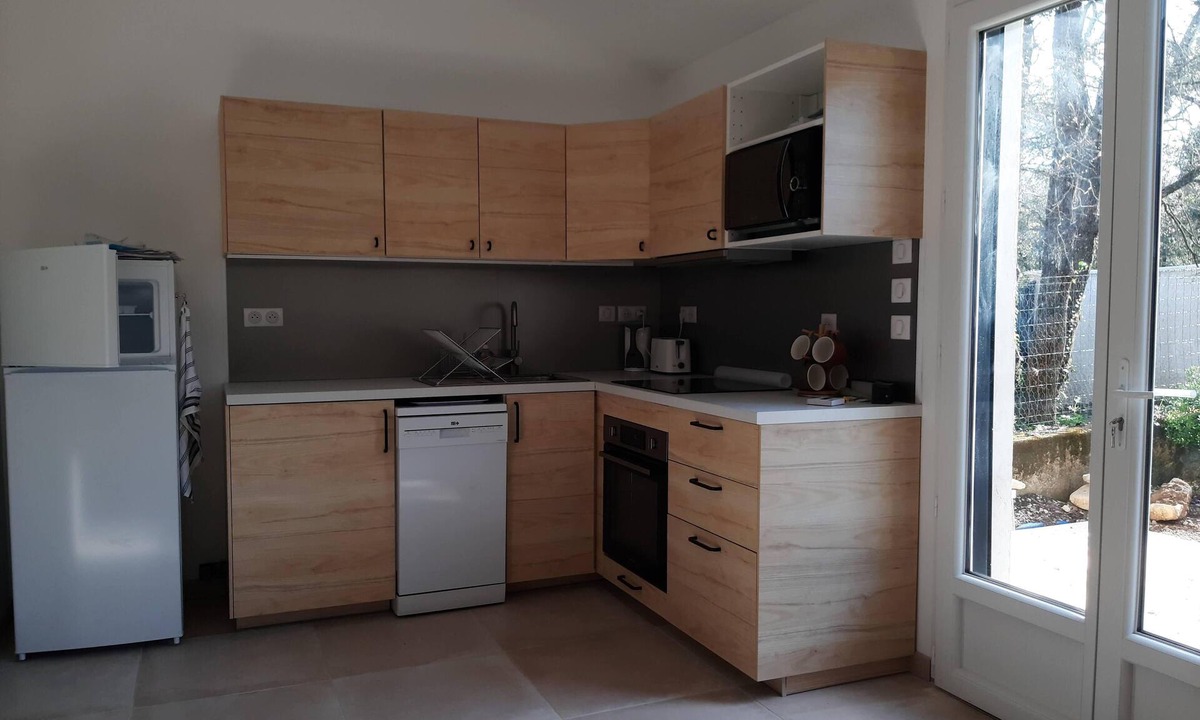 Saint-Jean-de-Crieulon House | PETITE MAISON DANS LES CHÊNES