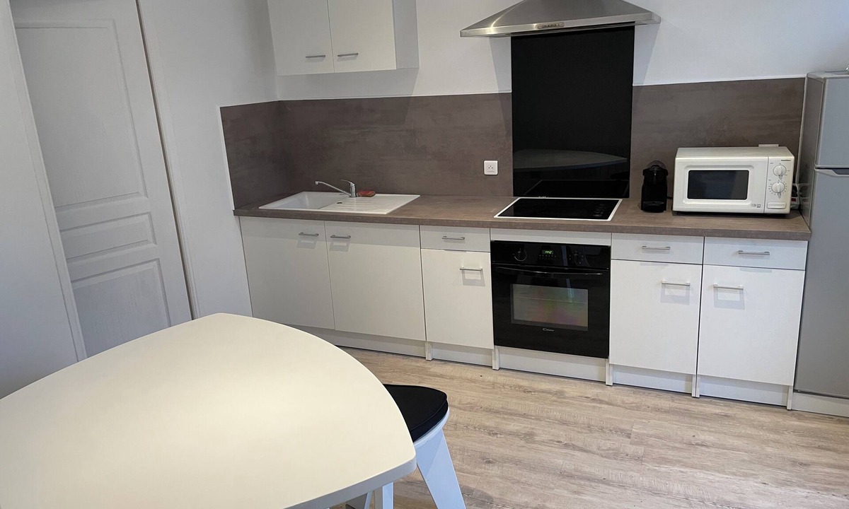 Caudebec-les-Elbeuf Apartment | Petite Maison Refaite a Neuf