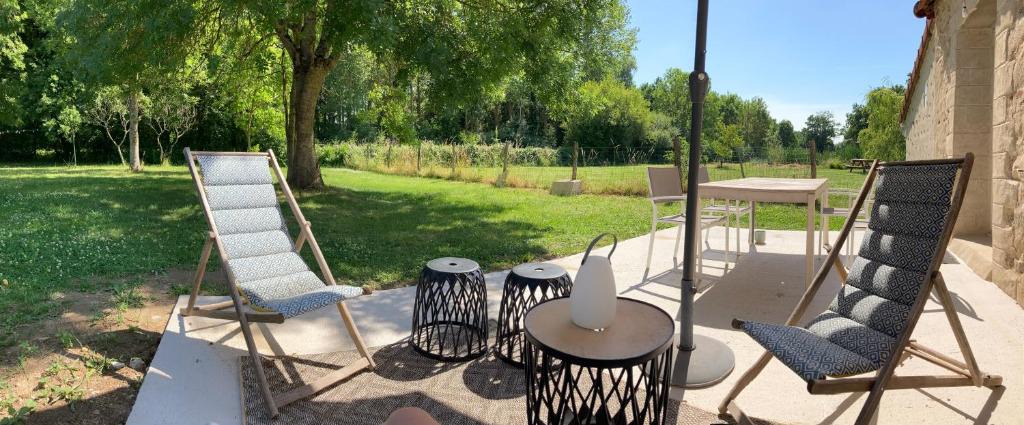 Chatel-de-Neuvre House | Petite maison à la campagne