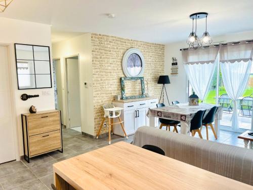 Poupry House | Petite maison au calme