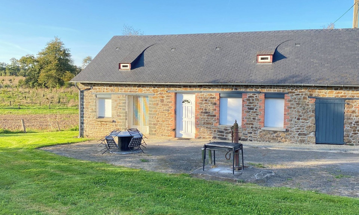 La Pellerine House | Petite Maison Dans la Prairie