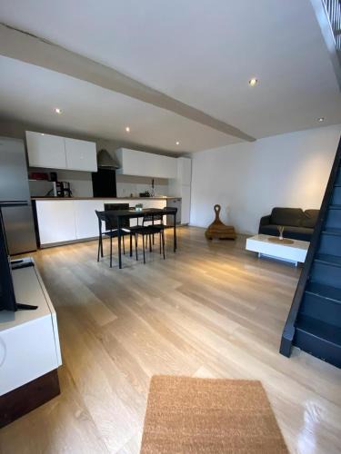 Lisses House | Petite maison de ville