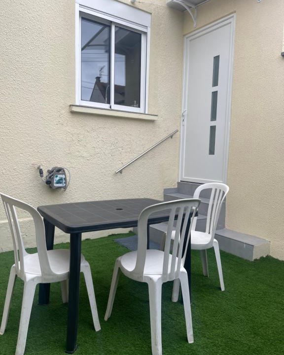 Bonneuil-sur-Marne Apartment | Petite maison climatisée