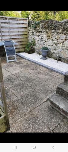 Pont-Sainte-Maxence Apartment | Petite maisonnette