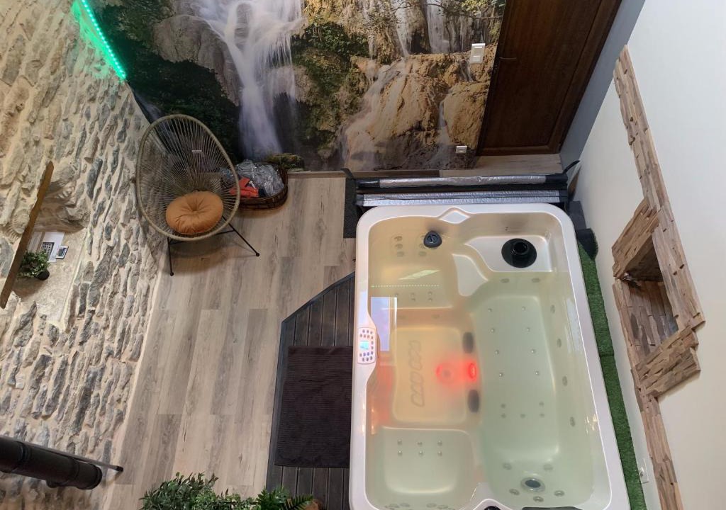 Savigny-sous-Malain House | Petite Maison chaleureuse avec jacuzzi privatif