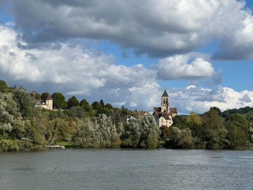 Lavacourt Apartment | Petite maison indépendante avec parking