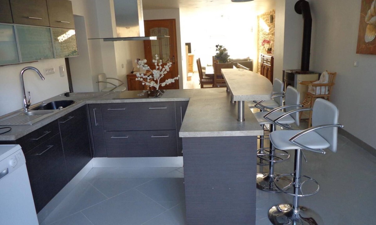 Puilly-et-Charbeaux House | Petites Fleurs DES Champs