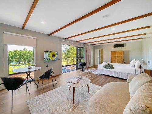 Broke Villa | Petra at Cael's Gate