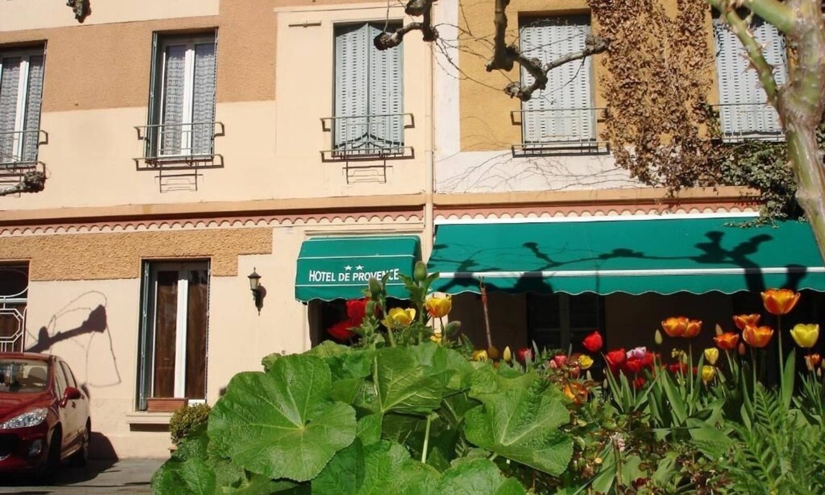 Digne-les-Bains Hotel | Pets Allowed w/Parking! Close to Cathedral & Shop
