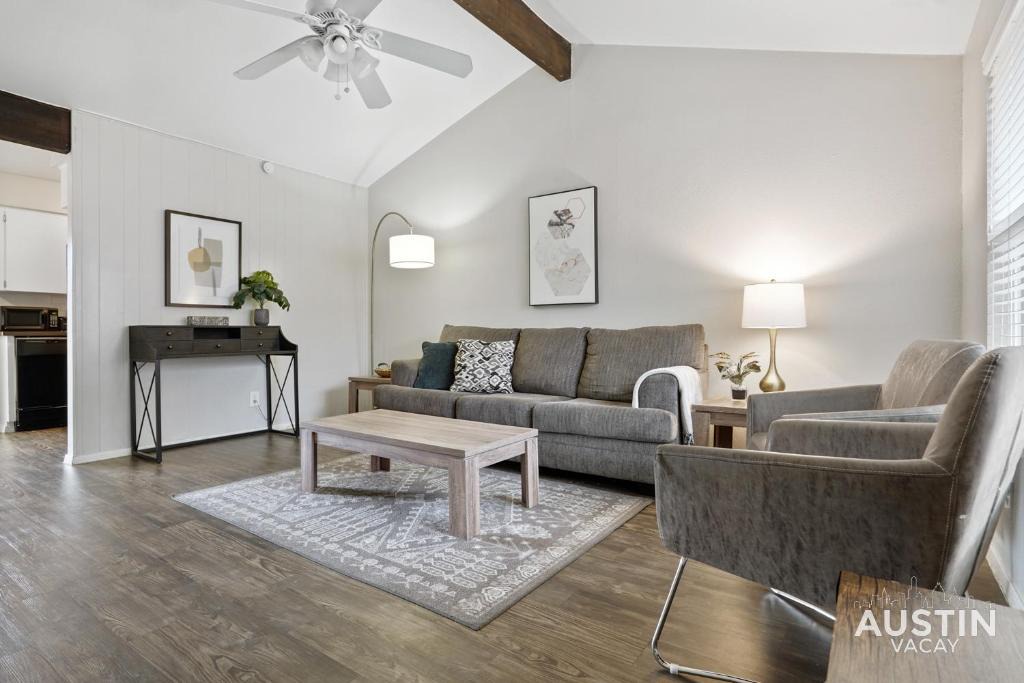 Zilker Apartment | Pets Welcome Great Space Backyard Near Zilker
