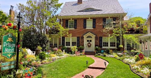 Pettigru Street Historic District Bed & Breakfast | Pettigru Place Bed & Breakfast