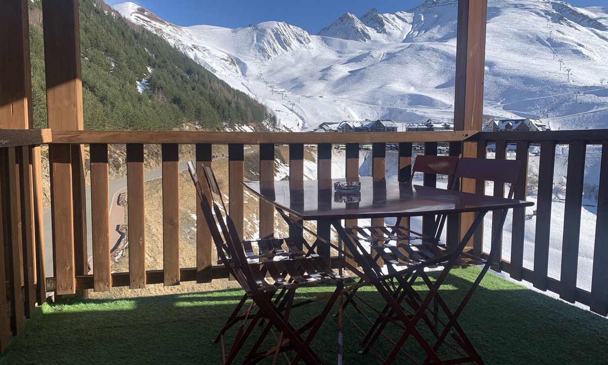 Germ Apartment | PEYRAGUDES - BACK ON SKIS - Sleeps 8